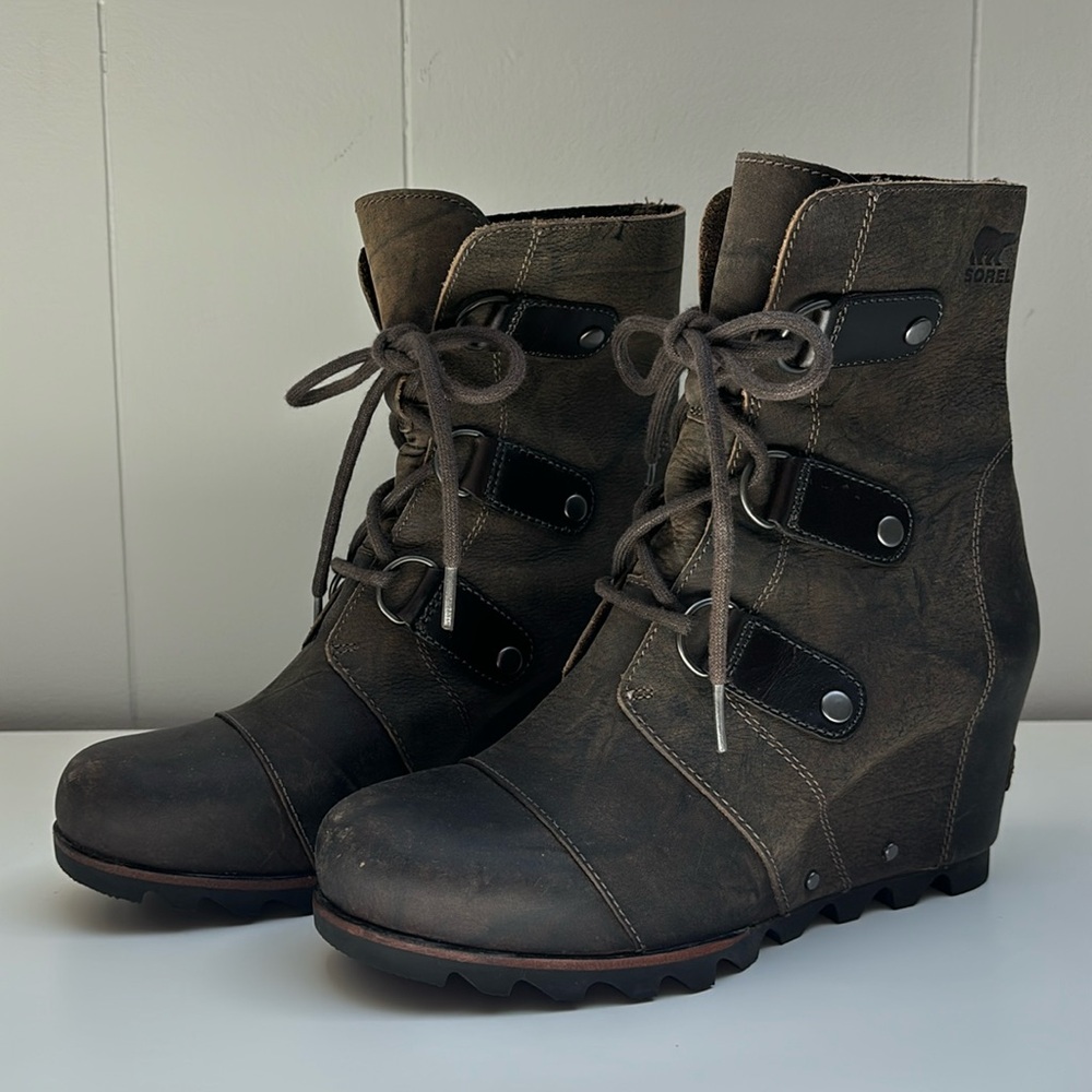 Sorel Women’s Joan of Arc Wedge II bootie - dark brown